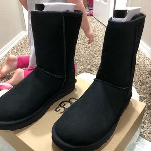 New in box black short Ugg’s